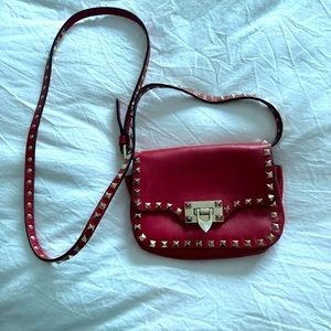 Beautiful handbag but no longer need